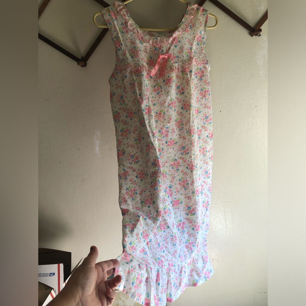 Vtg size s Floral Nightgown 100% Cotton  Cottagecore